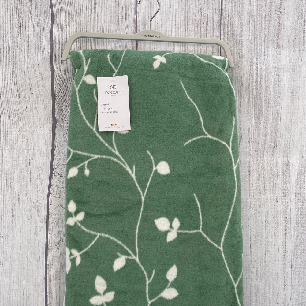 Docofil Throw Blanket Green White Botanical Leaf Plush Portugal Earthy Cozy
